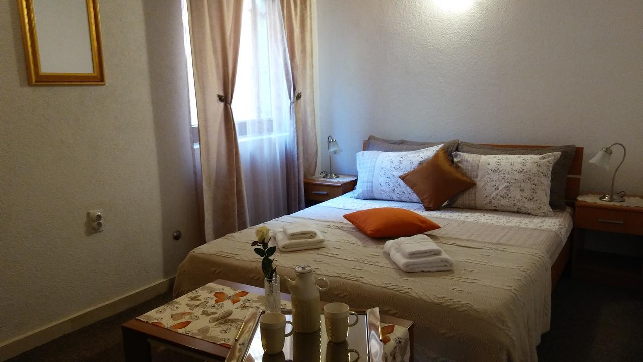 Guest House Villa Castio Petrovac na moru Exterior foto