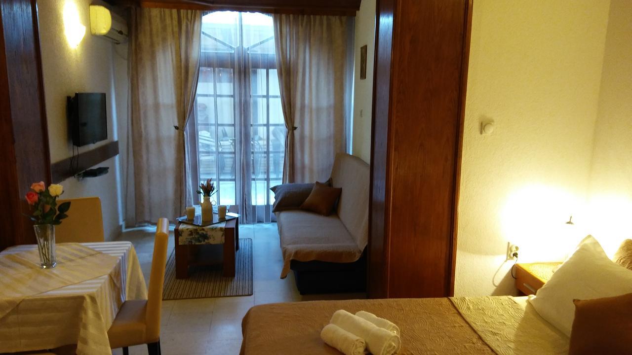 Guest House Villa Castio Petrovac na moru Exterior foto
