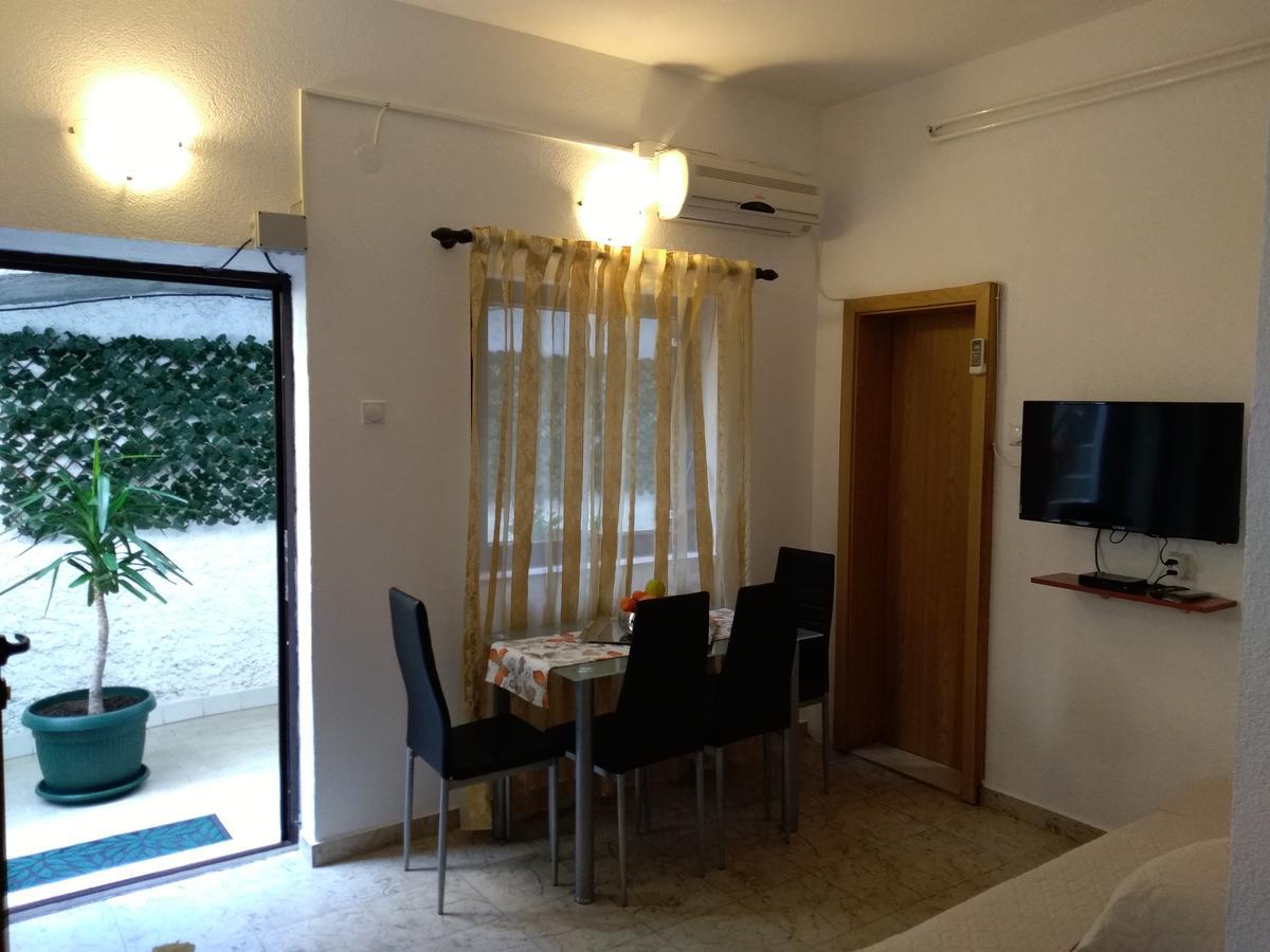Guest House Villa Castio Petrovac na moru Exterior foto