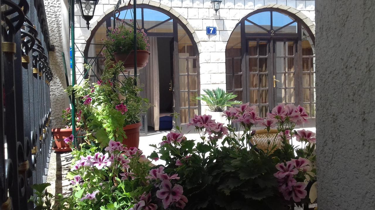 Guest House Villa Castio Petrovac na moru Exterior foto