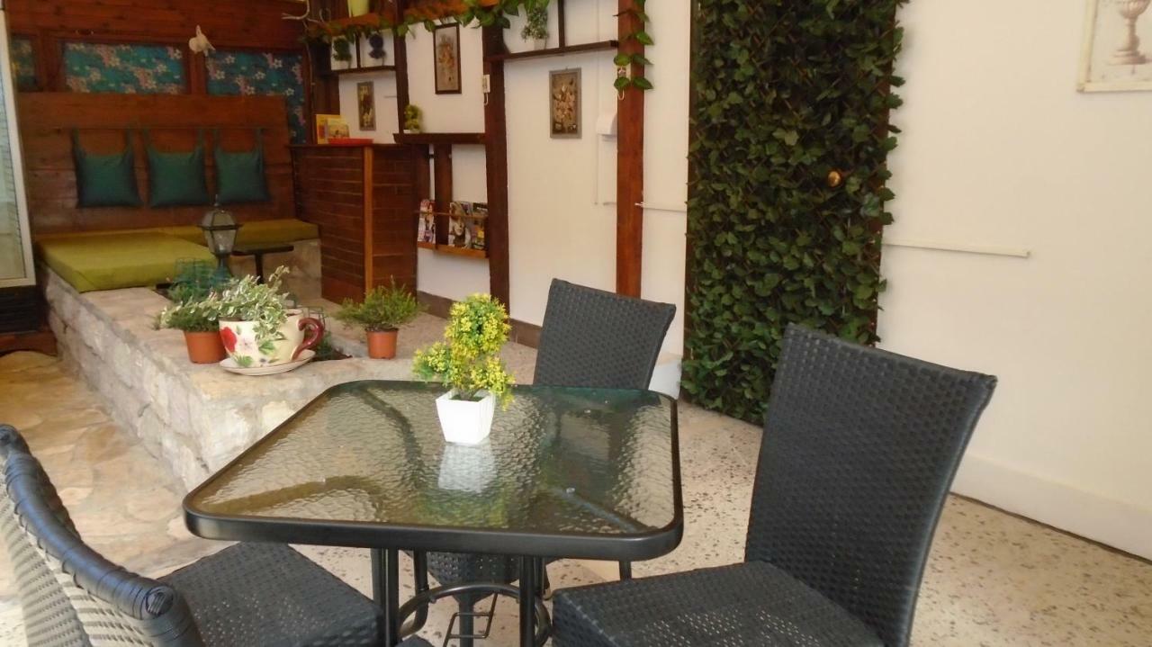 Guest House Villa Castio Petrovac na moru Exterior foto